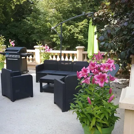 Bed and breakfast Chateau Des Marronniers